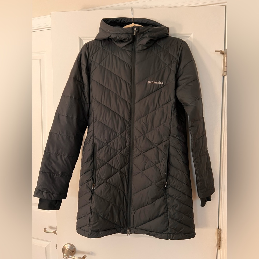 Women’s M Columbia lightweight packable puffer coat with hood